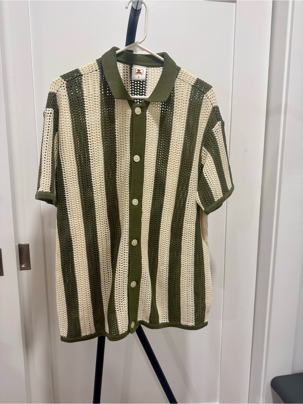 THE DOMINICA CROCHET SHIRT ARBEQUINA